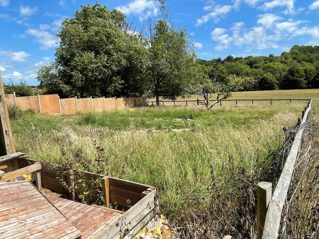 Lot: 101 - LAND WITH PLANNING FOR FOUR-BEDROOM DETACHED HOUSE WITH GARAGE -